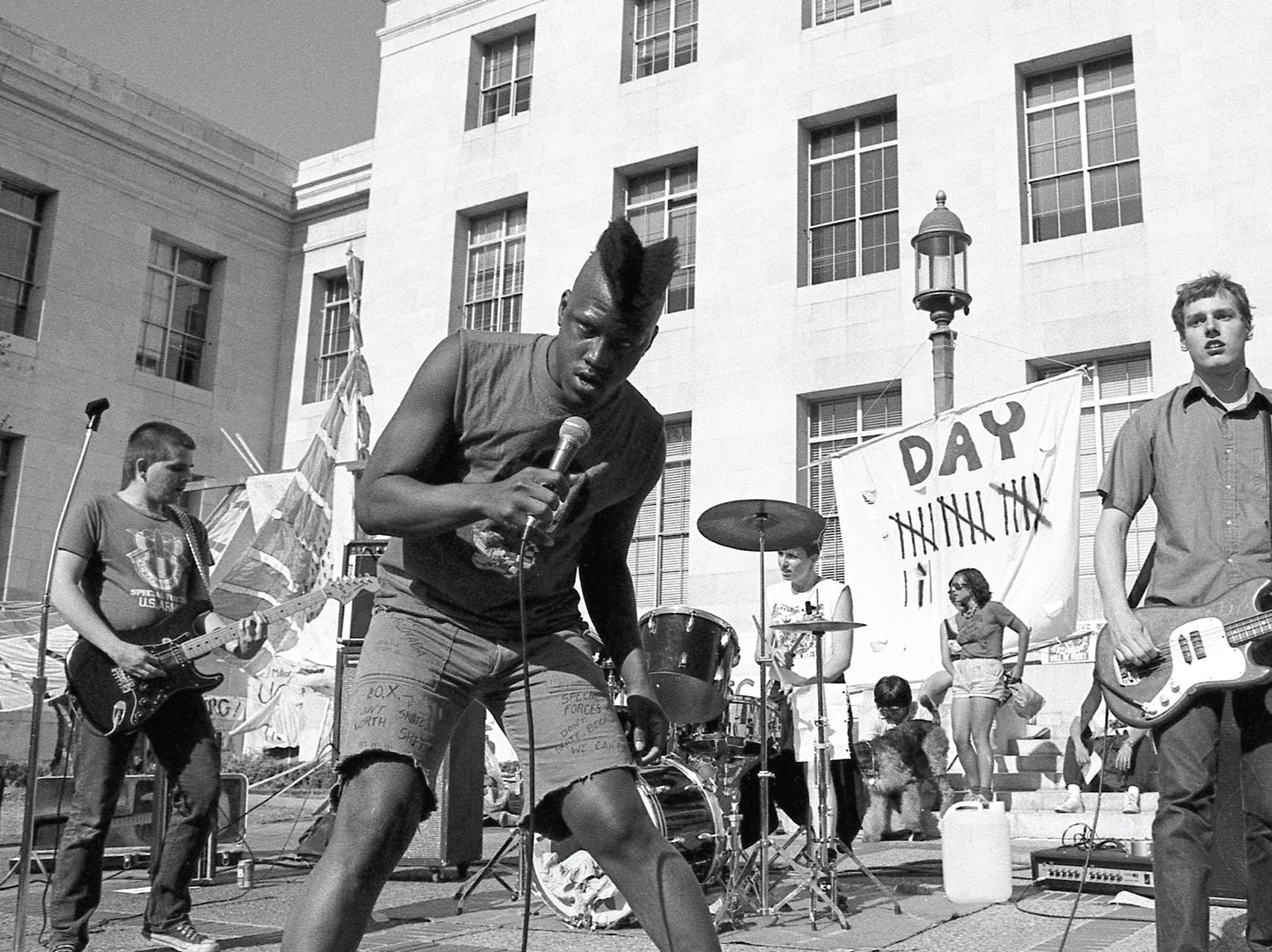 Hail Murray!: The Punk Photography of Murray Bowles, 1982-1995 Book