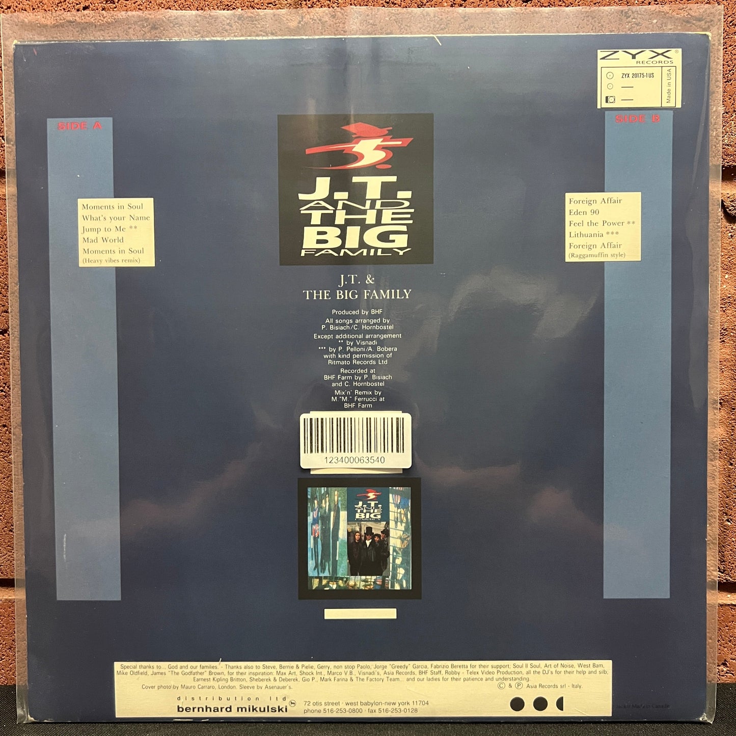 Used Vinyl: J.T. And The Big Family "S/T" LP (1990 Press)